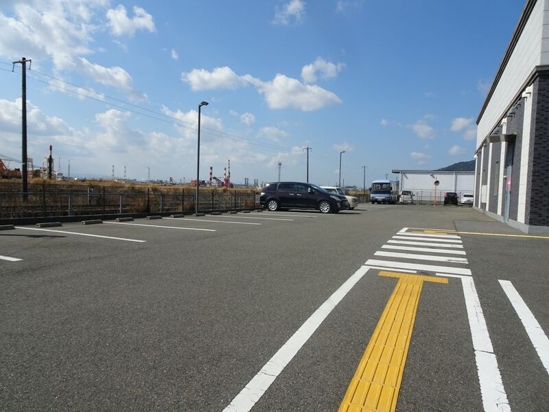 シティホール若松 駐車場２