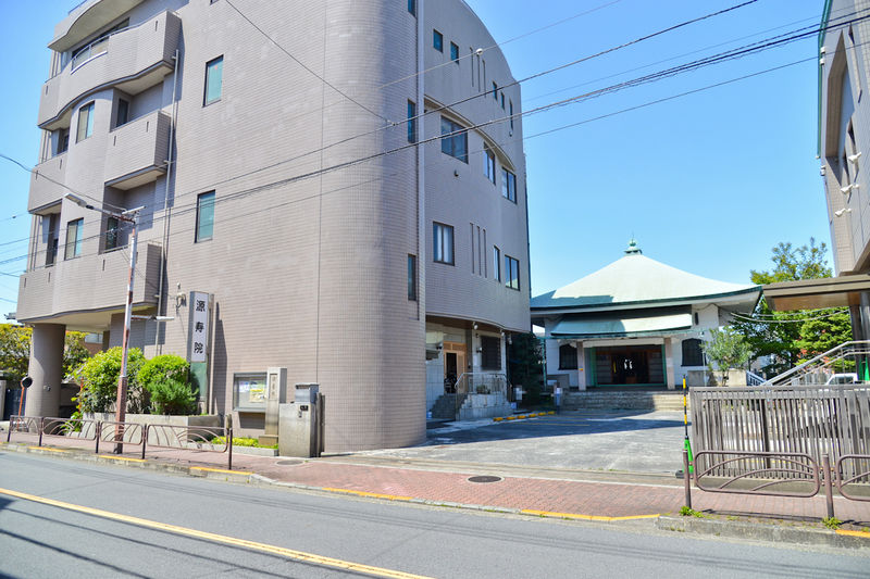 源寿院会館セレモニーホール 入口1