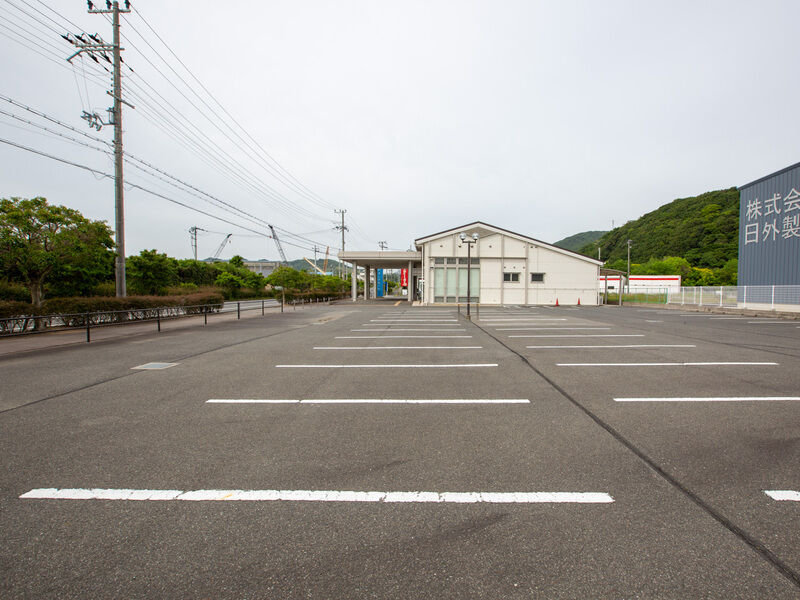 やすらぎホール津名 駐車場