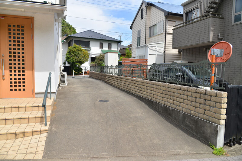 西方寺三鷹大沢別院 駐車場1