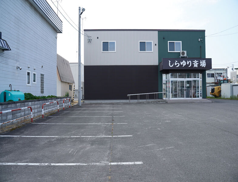 しらゆり斎場 駐車場2