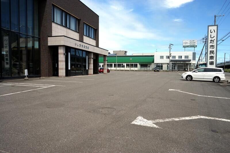 いしだ市民斎場 駐車場１