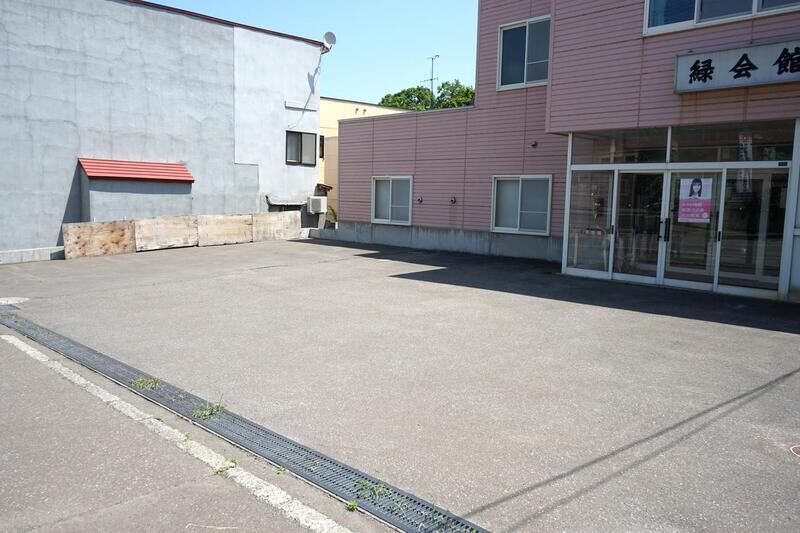 緑会館 駐車場２