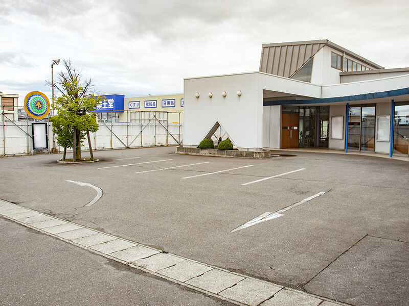 アク・サン余目 駐車場