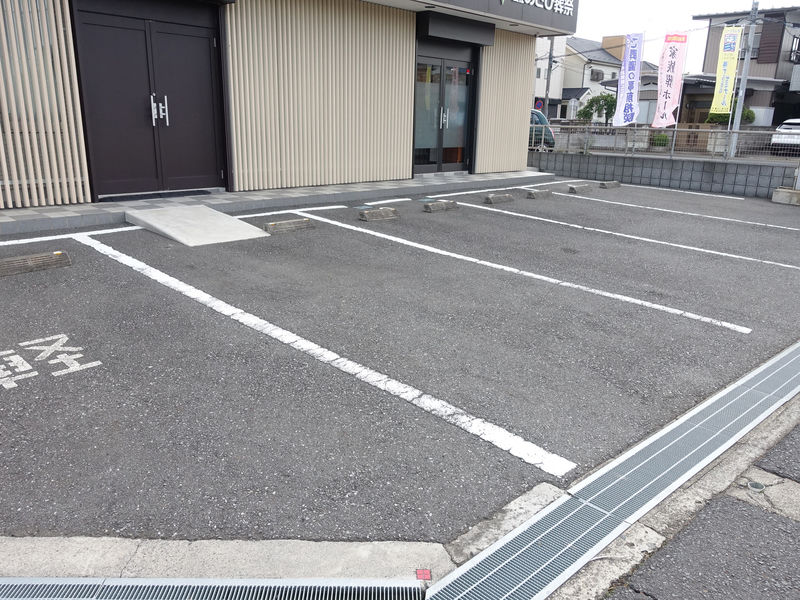 川間駅前家族葬ホール 駐車場