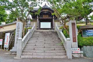 龍光寺報光殿