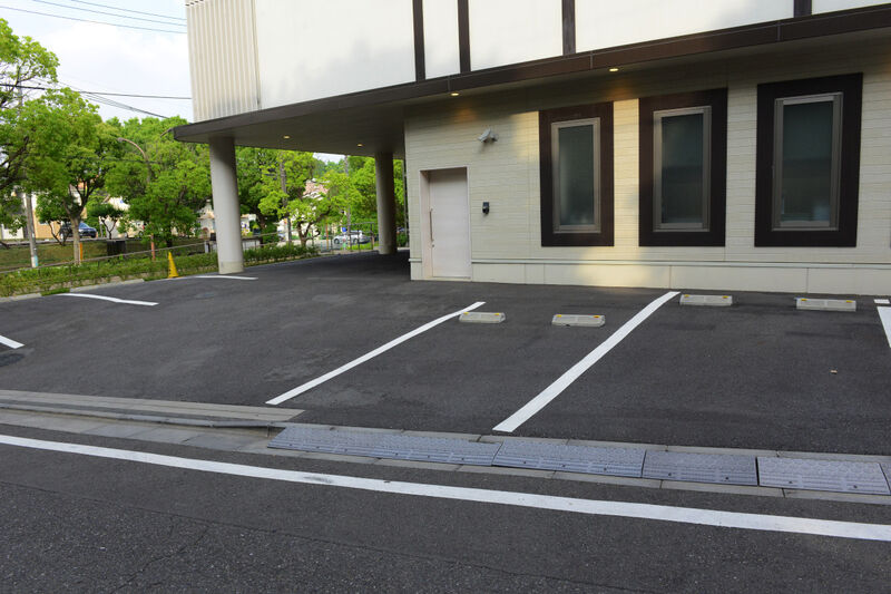 サン・ライフ セレモニーホール多摩 駐車場