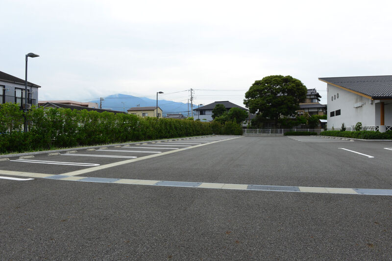 平安葬祭 愛鷹斎場 駐車場