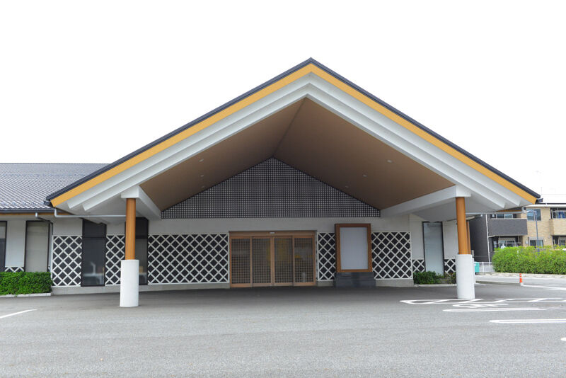 平安葬祭 愛鷹斎場 入り口