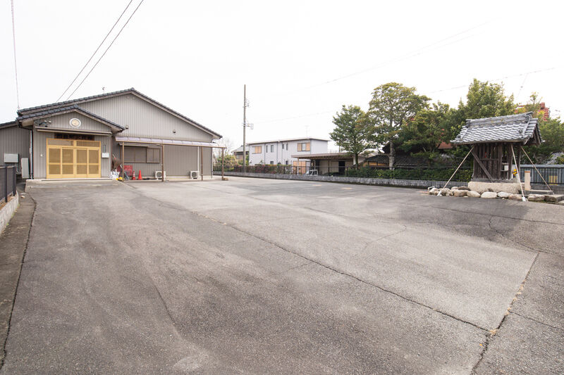 西島公民館 駐車場1