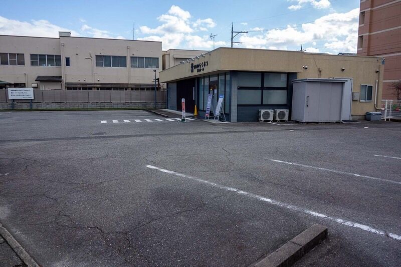 小さなお葬式 栗東ホール 駐車場1