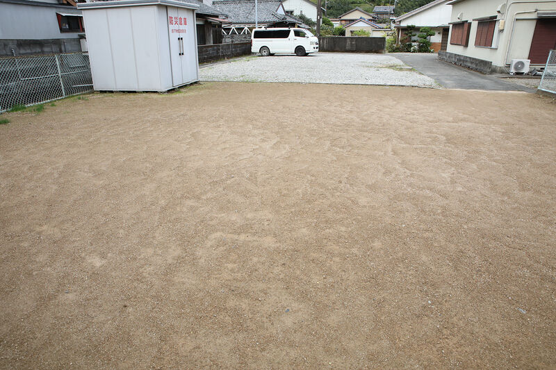 成川生活改善センター 駐車場