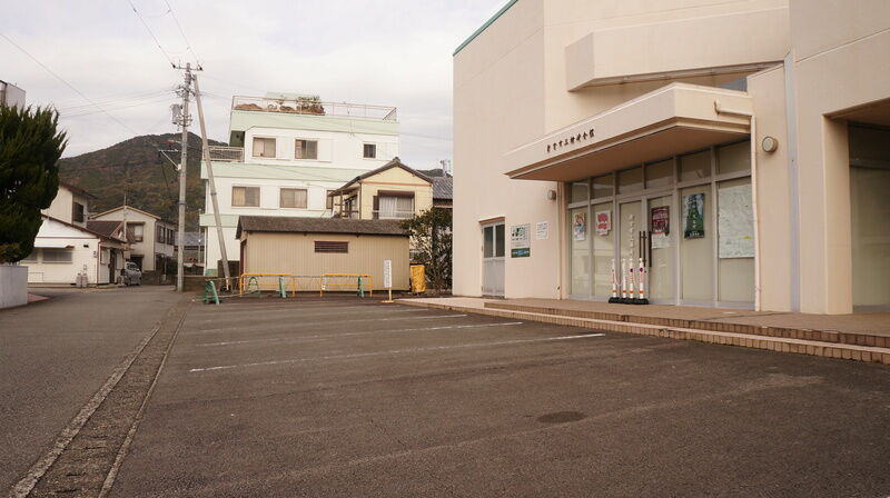 三輪崎会館 駐車場