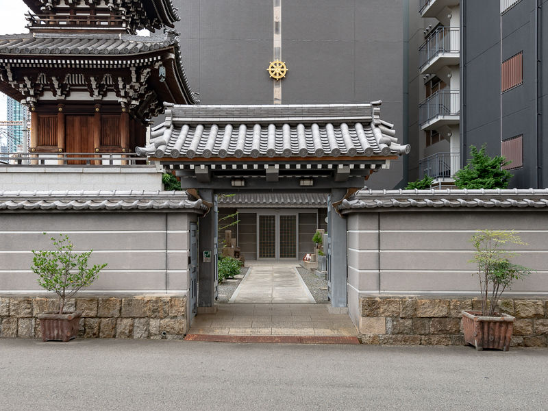 岡松寺 入口
