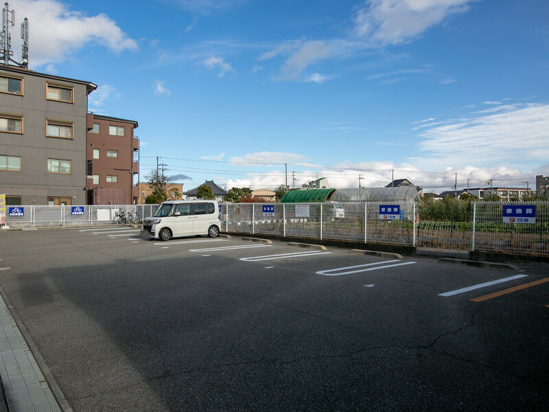 金井ホール 駐車場