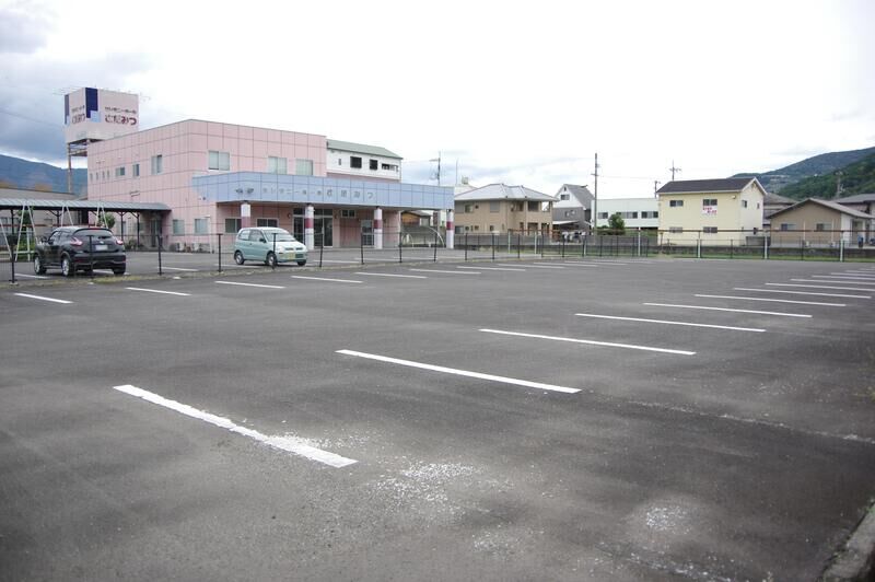三野交通グループ　セレモニーホールさだみつ 駐車場２