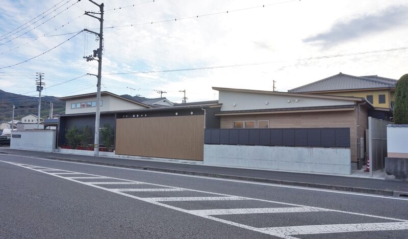 松山市民直葬センター東野 外観2