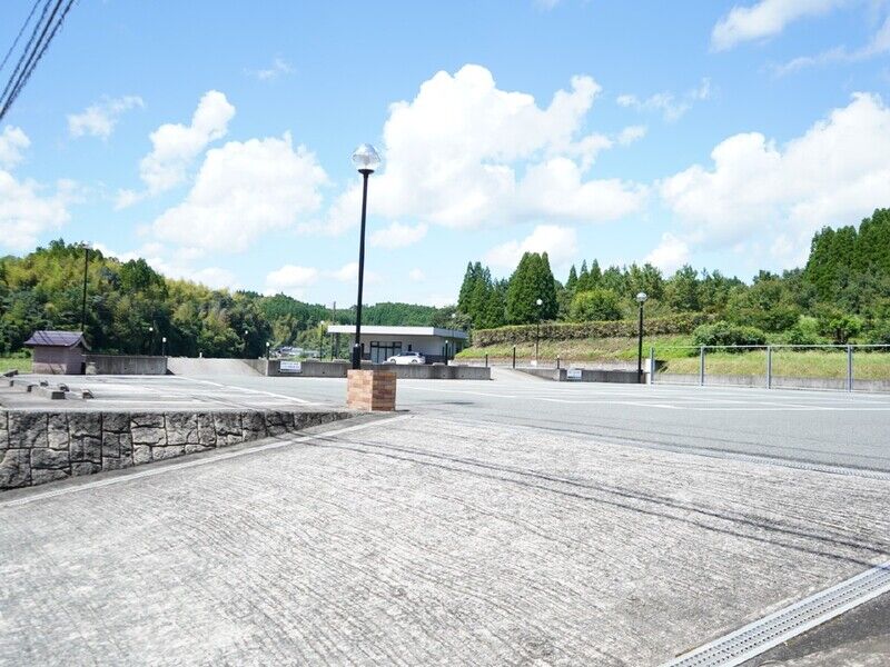 吉永葬祭　三加和斎場 駐車場