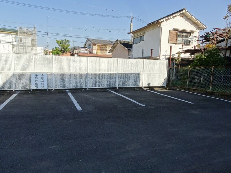 プリエールおがた 駐車場２