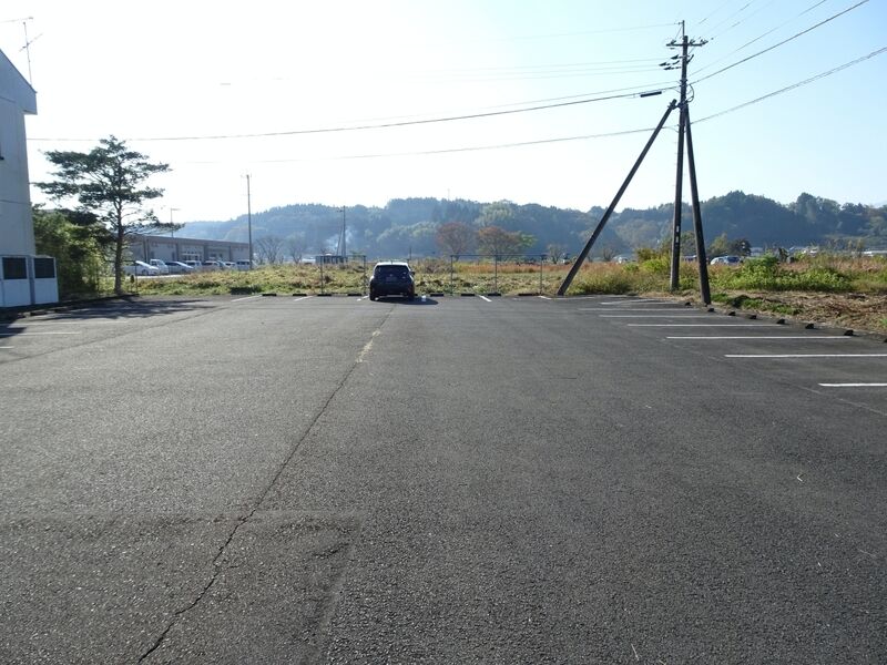プリエールおがた 駐車場１