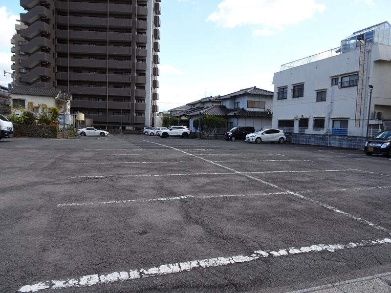 別府亀川紫雲閣 駐車場１