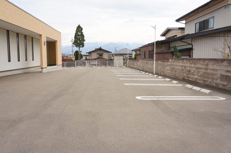 家族葬ホールSHION若槻 駐車場