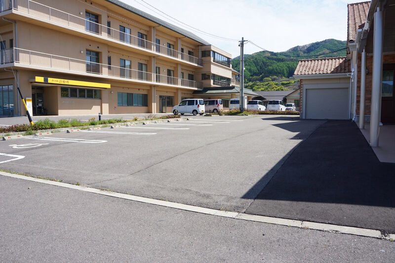 虹のホール諏訪湖別館 駐車場