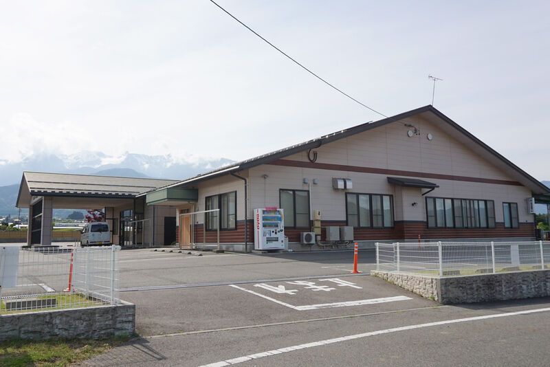 虹のホール伊南 外観２