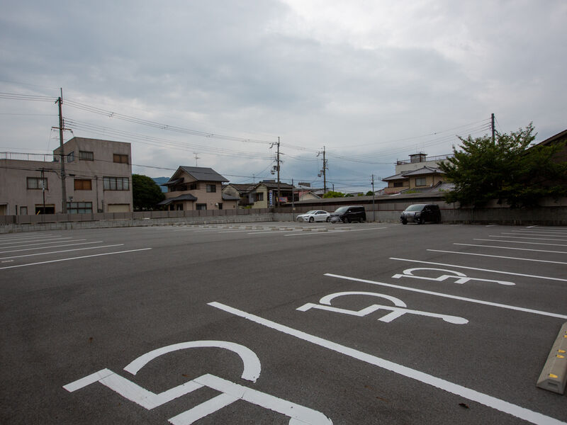 セレモニーホールちはや 駐車場