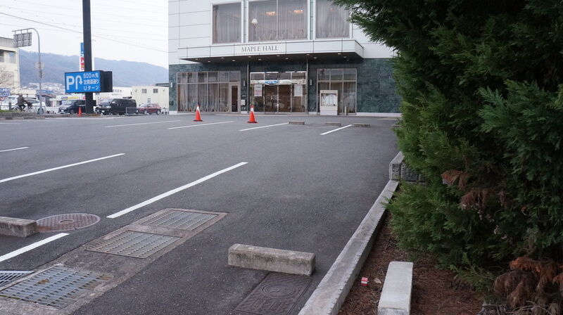メイプルホール石切 エントランス＆駐車場
