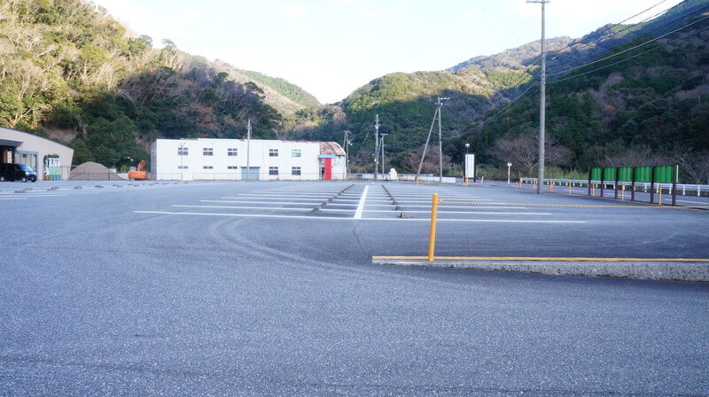 メモリアル ウエスト日高川 駐車場
