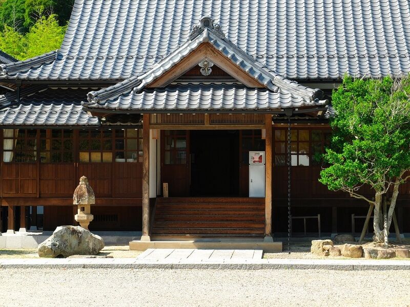 祖霊社 入口1