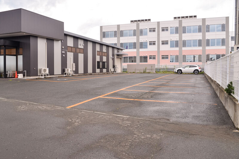葬祭会館メイホールさくら通り斎場 駐車場
