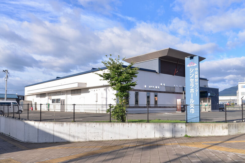 シンセラホール矢巾 入り口