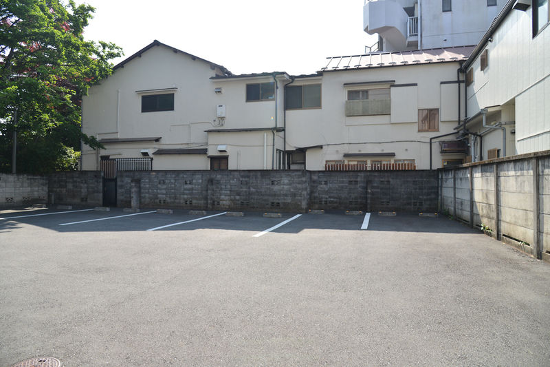 安養寺斎場 駐車場1