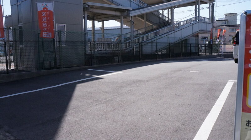 小さなお葬式 沢良宜ホール 駐車場