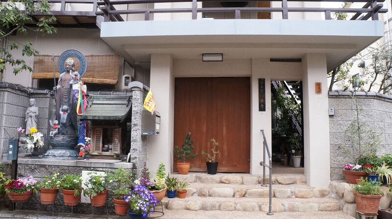 花長専用会館 一乗寺ホール エントランス2