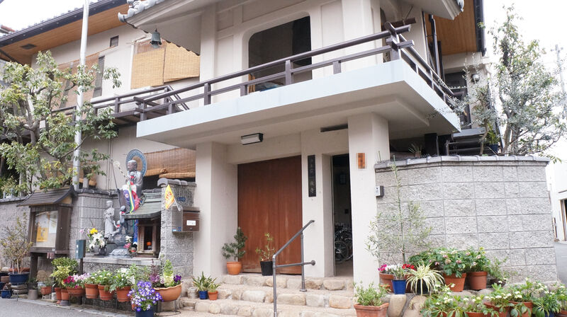花長専用会館 一乗寺ホール エントランス1