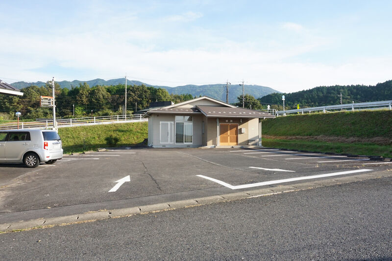 愛ホール別館 駐車場
