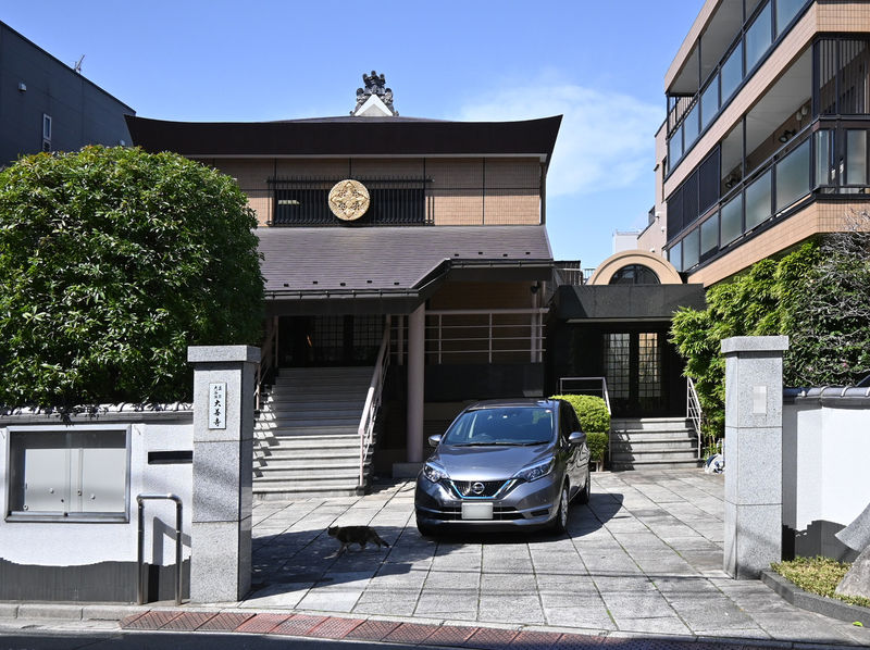 大善寺 正門と本堂