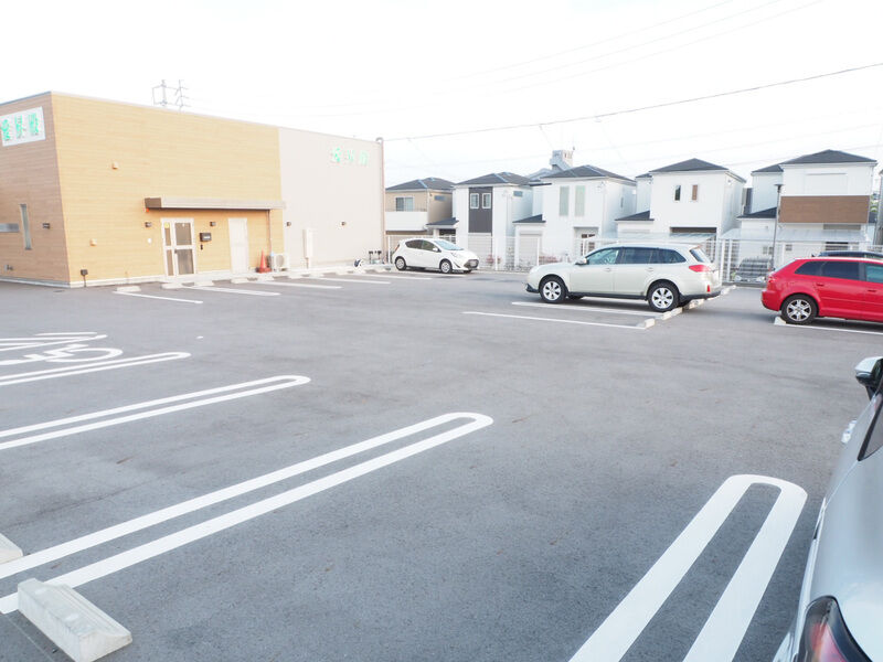 愛昇殿レクストの杜 春日井出川 駐車場