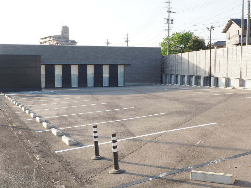 家族葬ホール イズモ葬祭 桃花台 駐車場