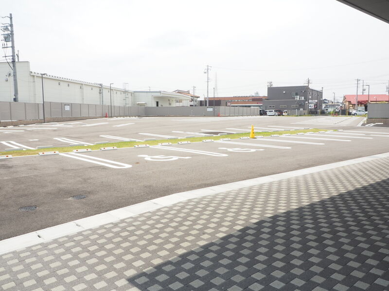 シティホール半田南 駐車場