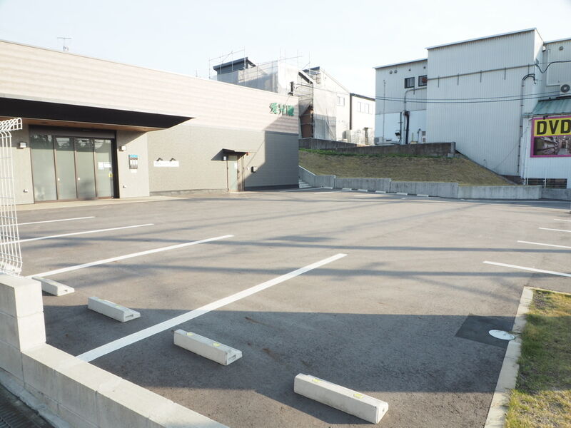 愛昇殿レクストの杜 天白焼山 駐車場
