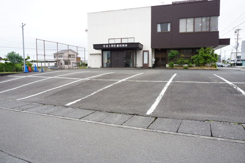 富士葬祭 藤枝城南 駐車場１