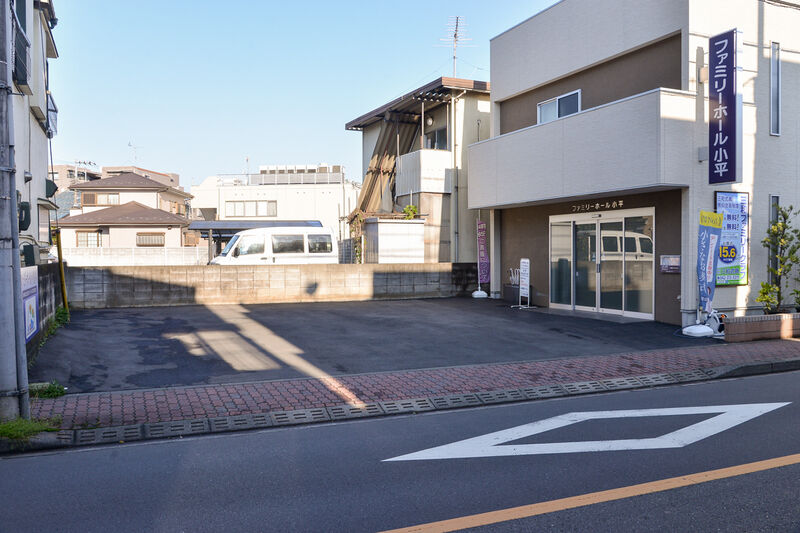 ファミリーホール小平 駐車場