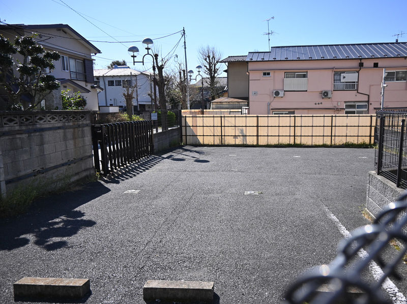 自性院会館 駐車場