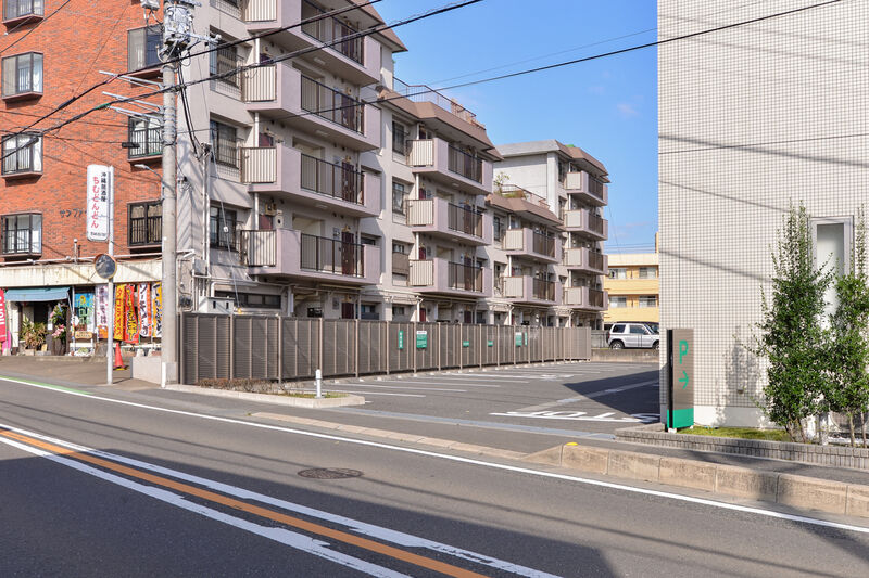 鶴瀬葬斎センター 駐車場