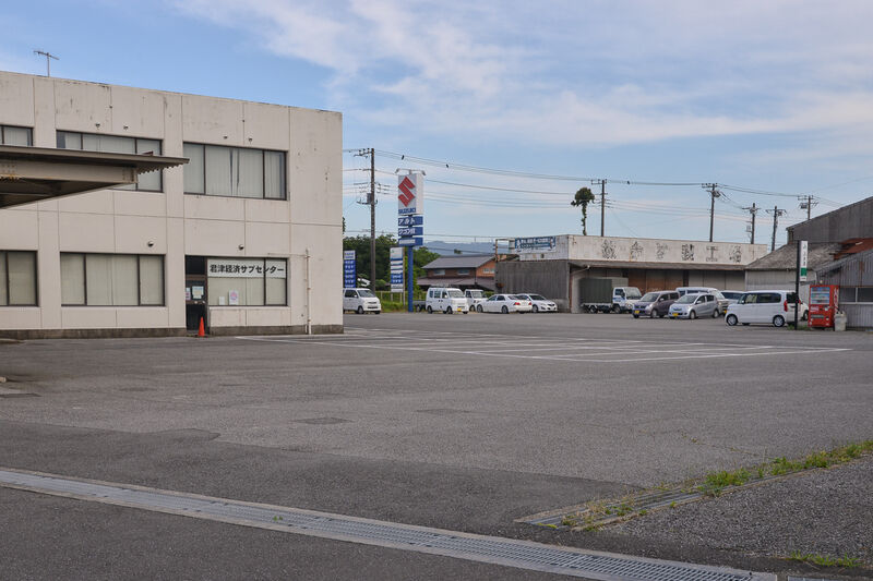 虹のホール きみつ 駐車場