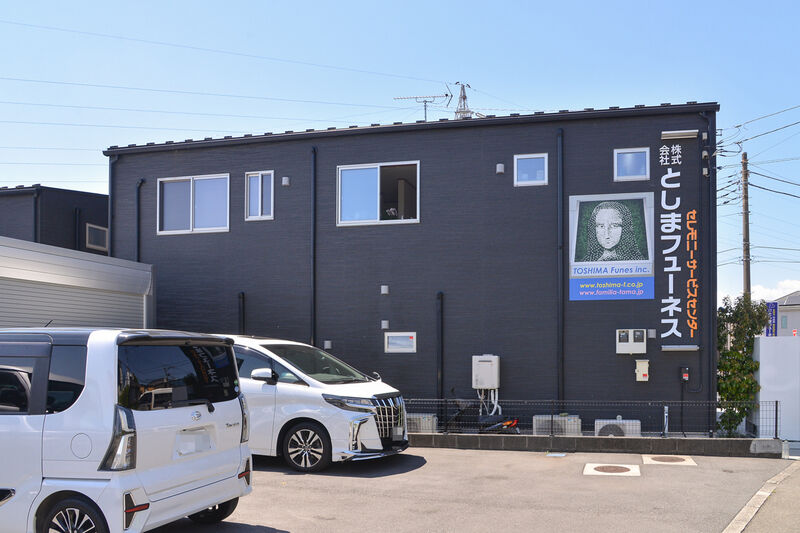 ファミリア多摩 駐車場